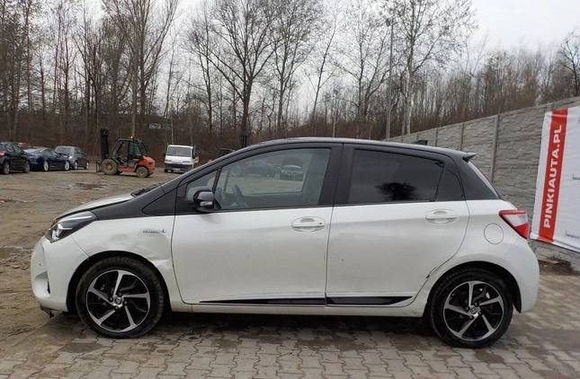 Toyota Yaris cena 32900 przebieg: 49871, rok produkcji 2019 z Stąporków małe 436